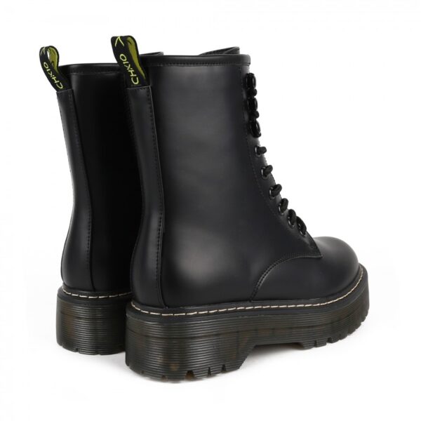 Bota Manchester Preto